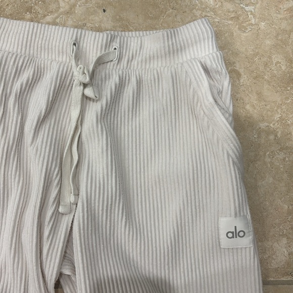 ALO joggers - Picture 2 of 6